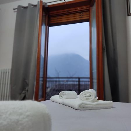Casa Vacanza Il Corbetto Di Michela & Matteo Locana Екстериор снимка