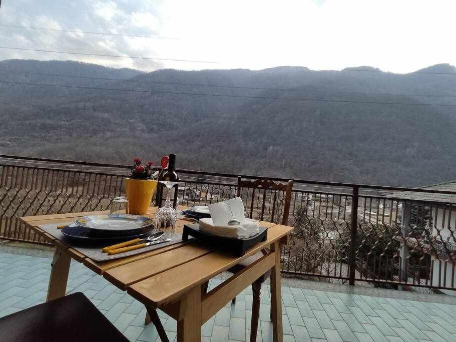 Casa Vacanza Il Corbetto Di Michela & Matteo Locana Екстериор снимка
